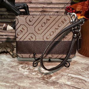COPY - NWOT Coach Wristlet